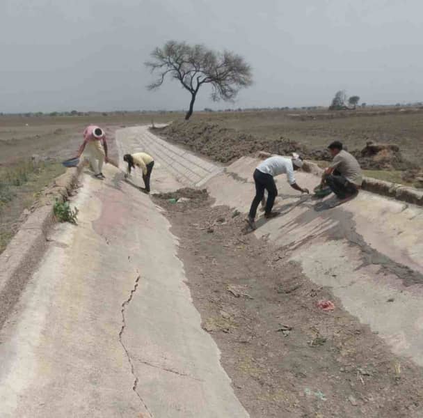 मुंडला माइनर की दरारों की मरम्मत, किसानों को राहत