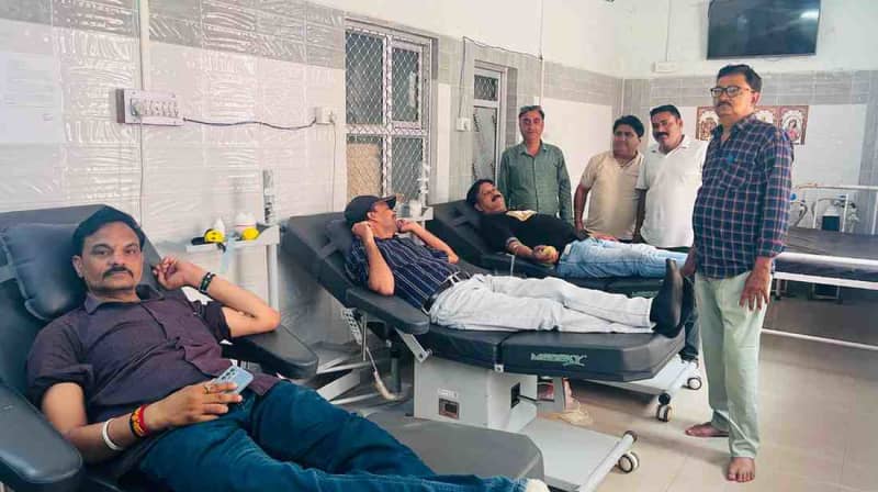 रेखा शर्मा की पुण्यतिथि पर हुए विविध सेवा कार्य