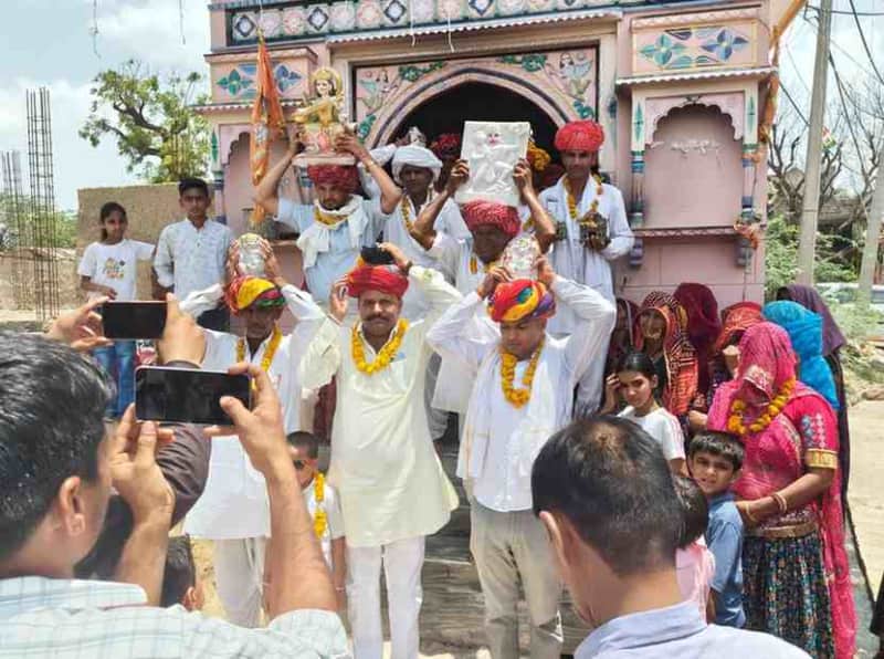 माधोगंज में कलश यात्रा संग रघुनाथ जी प्राण प्रतिष्ठा महोत्सव शुरू हुआ