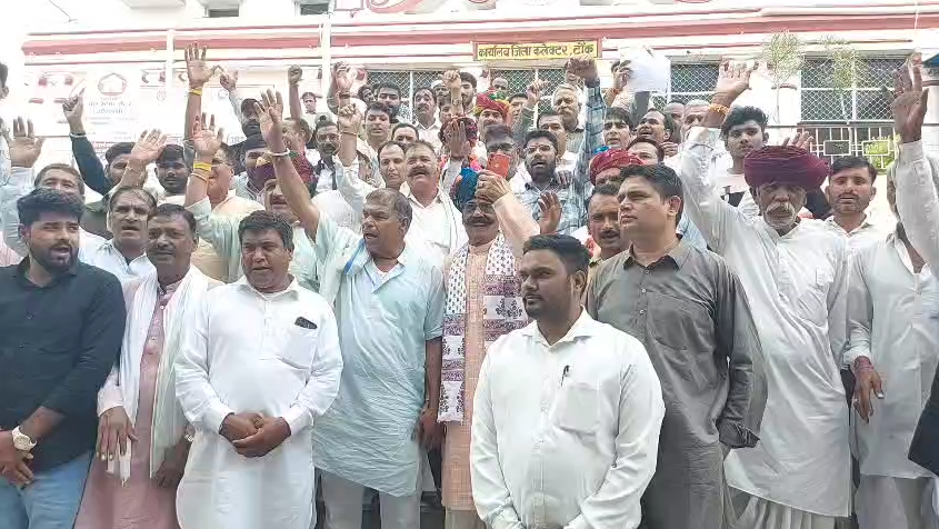 टोंक में गुर्जर समाज का प्रदर्शन, मुख्यमंत्री के नाम सौंपा ज्ञापन
