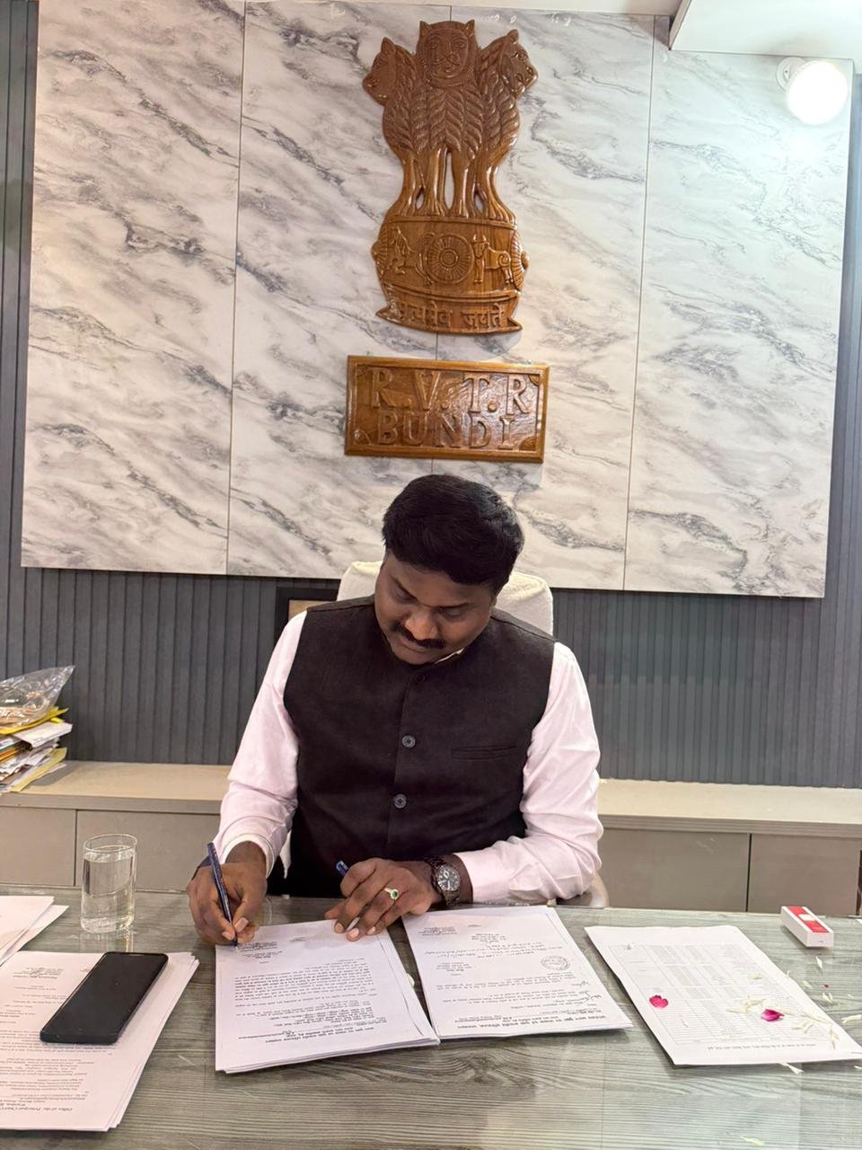 बूंदी: वन विभाग में आईएफएस और आरएफएस अधिकारियों के तबादले, अरुण कुमार व आलोकनाथ गुप्ता ने पदभार ग्रहण किया