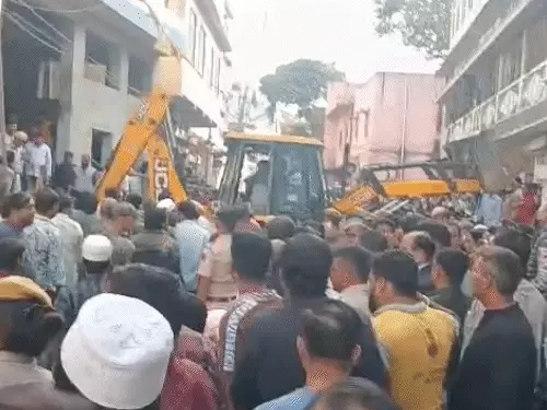 जयपुर में दर्दनाक हादसा — बिल्डिंग की दीवार गिरी, मकान मालिक की मौत; घर में होने वाली थी शादी, निगम अफसरों की चुप्पी ने बढ़ाया सवाल