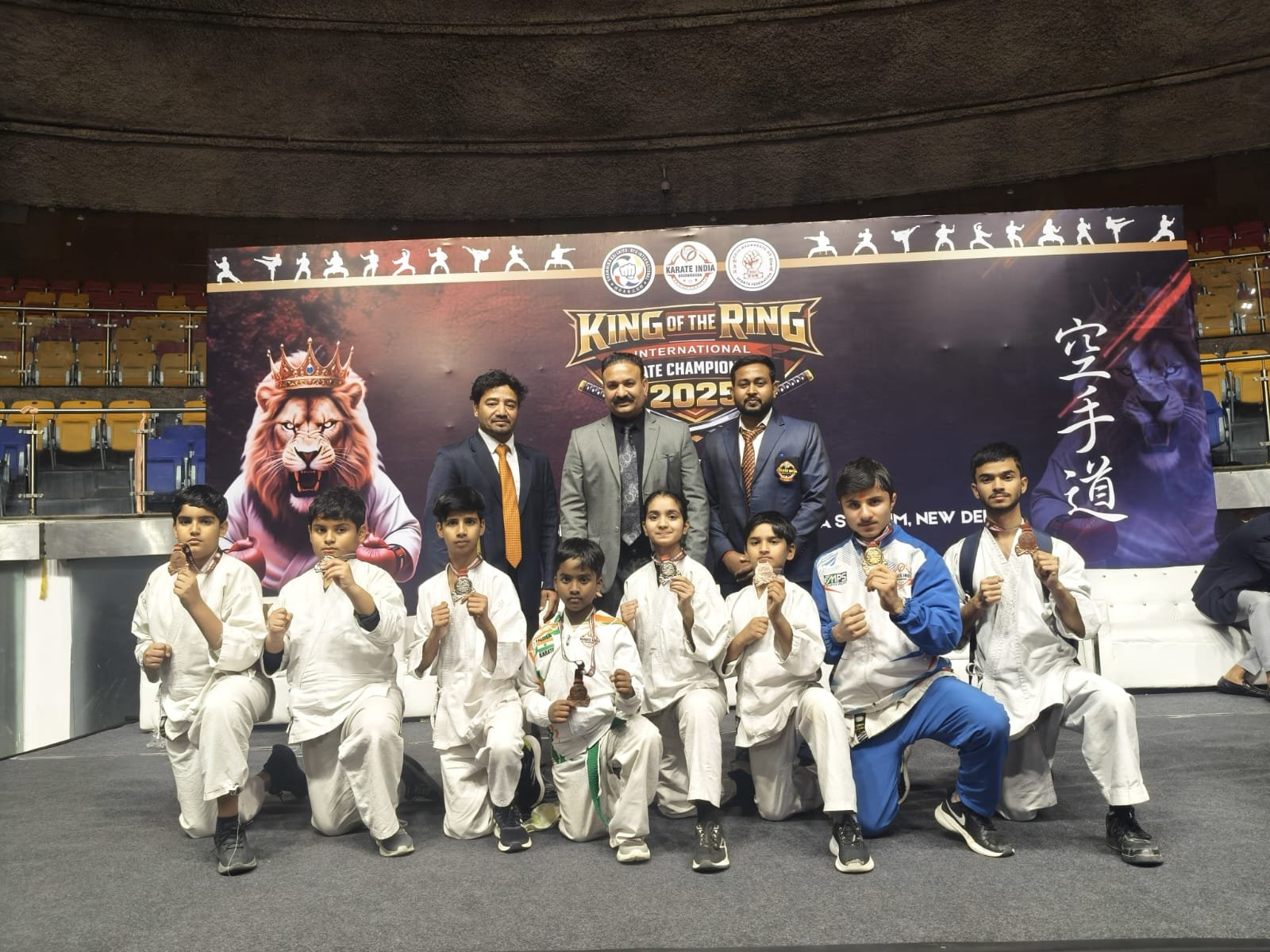 bhiwadi karate championship: भिवाड़ी के खिलाड़ियों ने इंटरनेशनल कराटे चैंपियनशिप में रचा इतिहास, कई पदक जीतकर बढ़ाया देश का मान