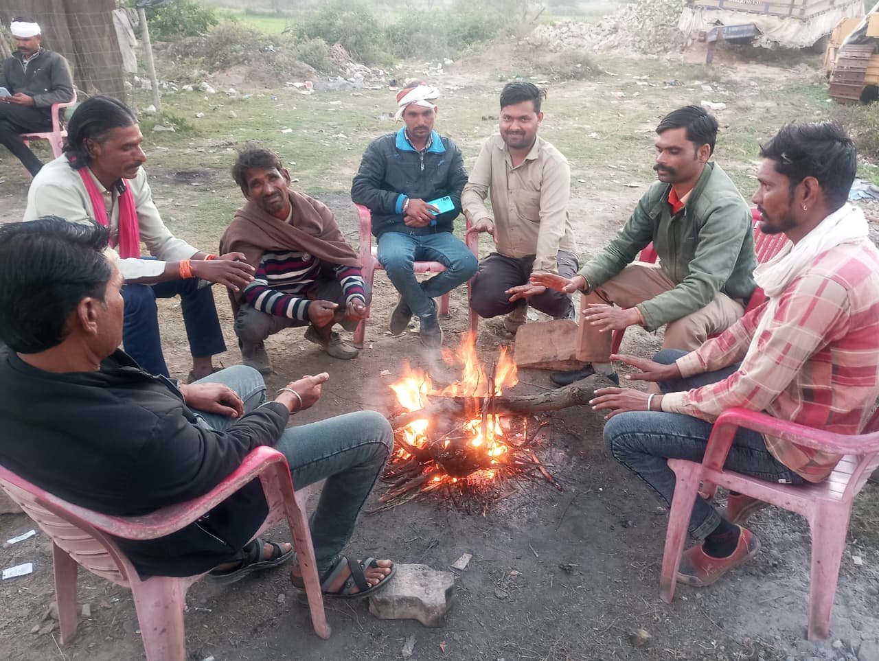 सर्दी का अहसास: मांगरोल में ठंड का कहर, अलाव बने जीवन का सहारा, बाजारों में पसरा सन्नाटा