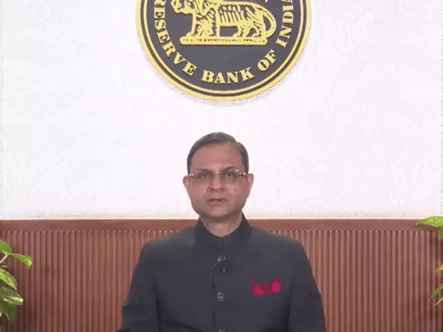 रेपो रेट कटौती: लोन सस्ते होंगे, RBI ने ब्याज दर 0.25% घटाई — 20 लाख के लोन पर ₹74,000 का बड़ा फायदा; पूरी गणना समझें