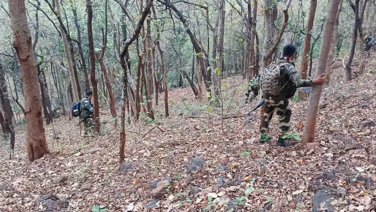 Odisha Maoist Encounter: 3 इनामी नक्सलियों का खौफनाक अंत, 23.65 लाख के इनाम के साथ बड़ा झटका
