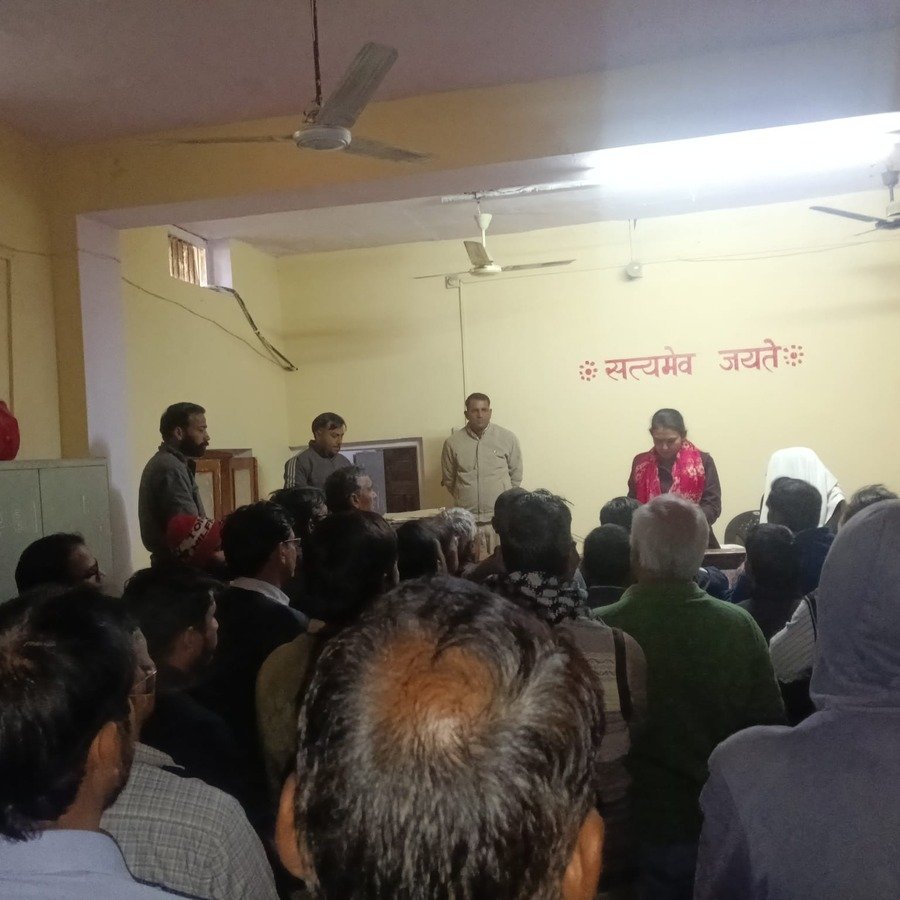 थानागाजी प्राथमिक विद्यालय जाँच विवाद: शिक्षक संघ ने उपखंड अधिकारी को ज्ञापन सौंपा, नामांकन शून्य बताने पर घेराव की चेतावनी