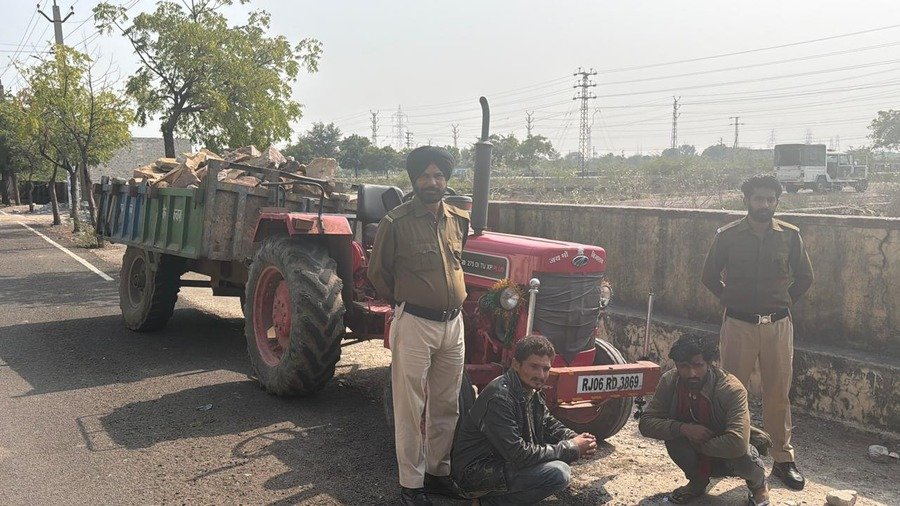 कोटा अवैध खनन कार्रवाई: माइनिंग विजिलेंस टीम ने पकड़ी ट्रैक्टर-ट्रॉली, 27,200 रुपये का जुर्माना